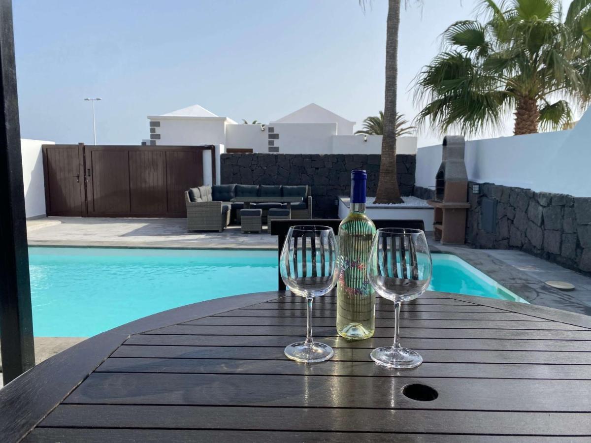 Stunning Villa Arabella - Heated Pool - Bbq - Amazing Terrace - Playa Blanca Exterior foto